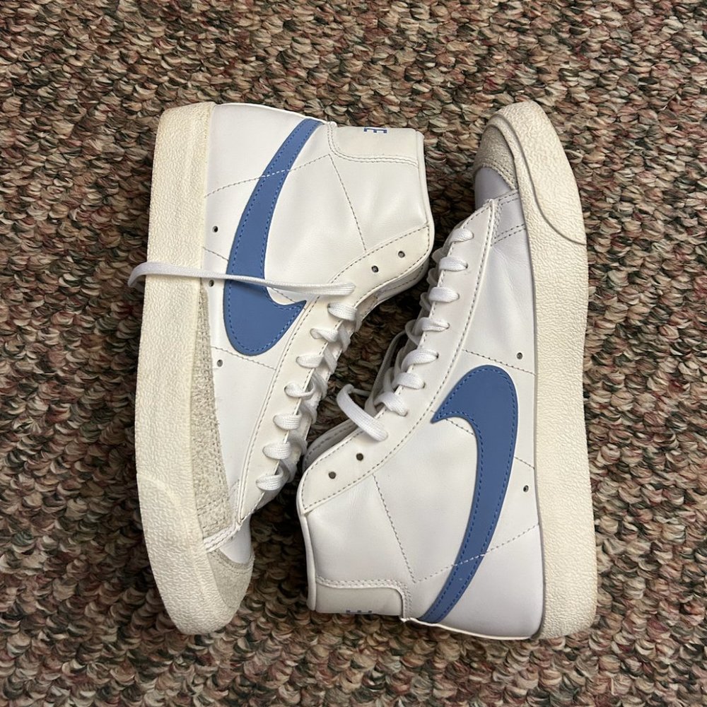 Women's Nike Blazers 8.5
